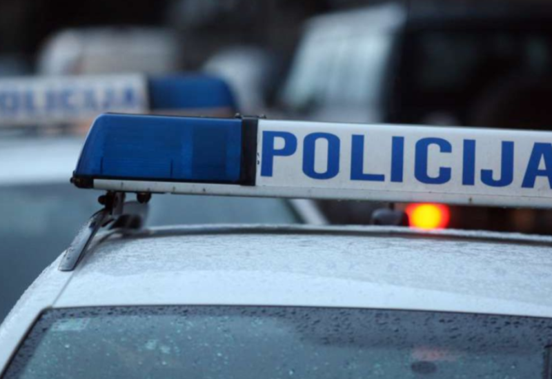 Zagrebački policajac obavio veliku nuždu šefu u kancelariji