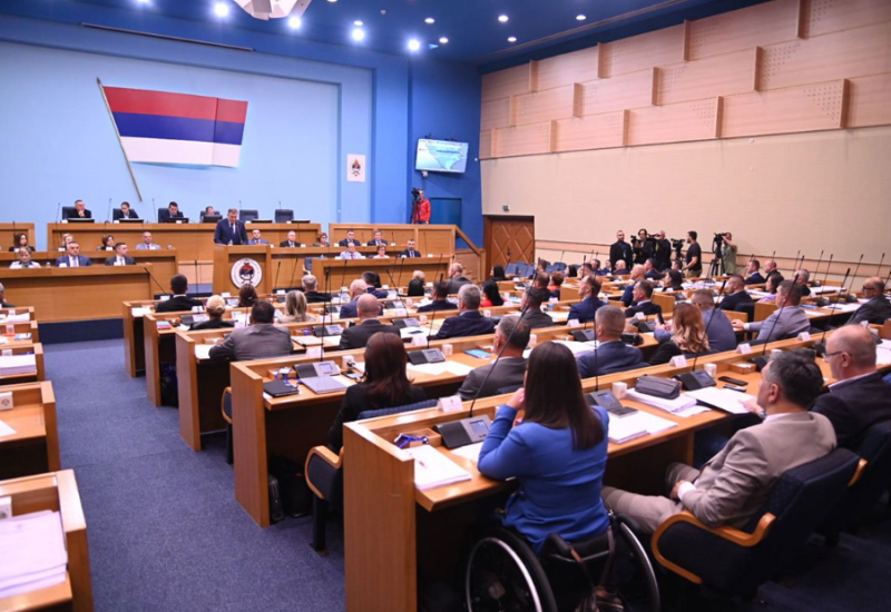 Povećane plate poslanicima u Narodnoj skupštini RS, da li su to i zaslužili?