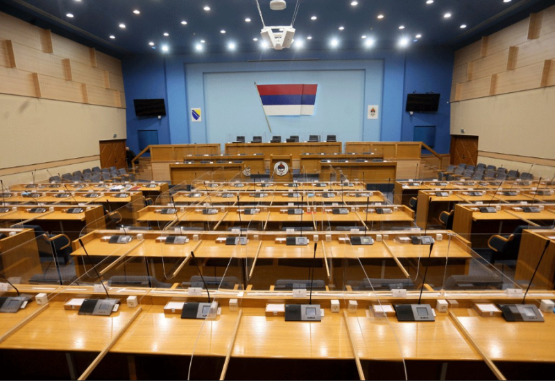 Poslanici NS RS se spremaju za odmor, koliko su ga zaslužili?