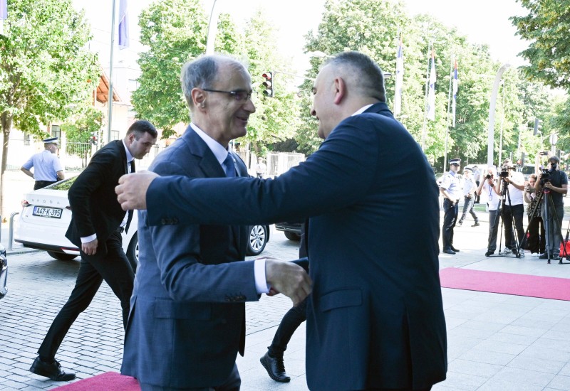 Macut i Minić o unapređenju saradnje u oblastima zdravstva, obrazovanja i infrastrukture