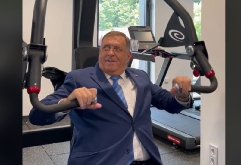 Dodik vježbao u teretani: "Imam snage" (VIDEO)
