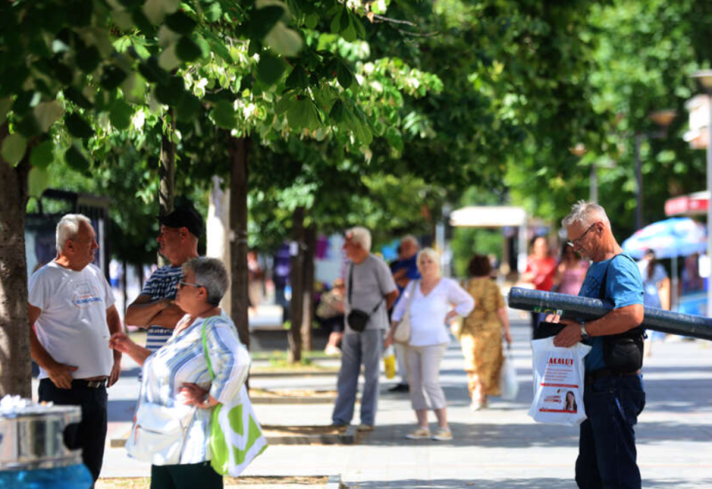 Političari se hvale mizernim povećanjem penzija: Dovoljno za kilu junetine s kostima, ali ne i bez kosti