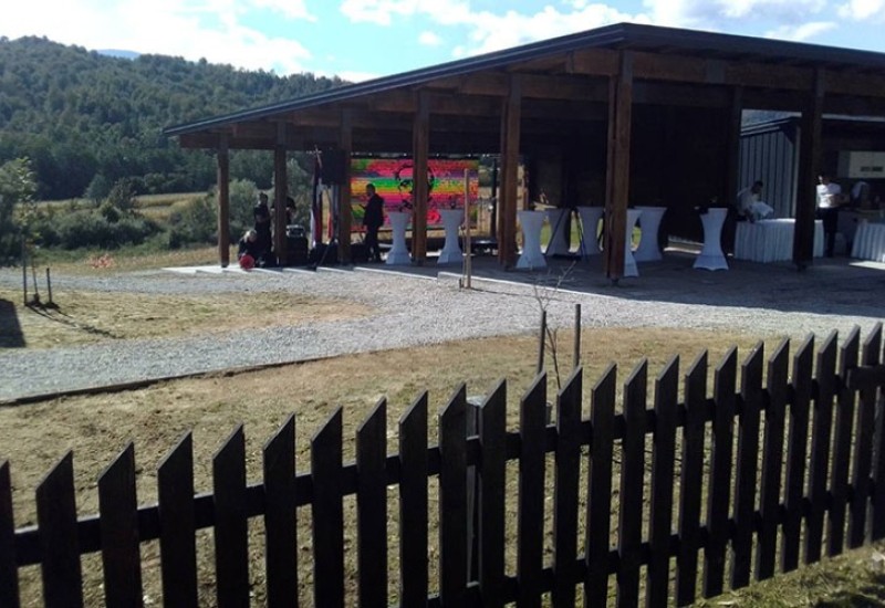 Hašani dobili učionicu na otvorenom