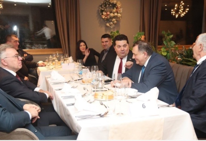 Dodik sa Kalabuhovim i visokim zvaničnicima iz Srpske na Jahorini