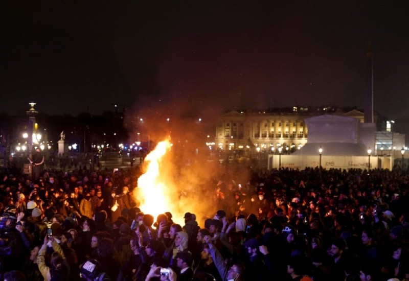 Zapaljena gradska vijećnica u Bordou, dok protesti traju (VIDEO)