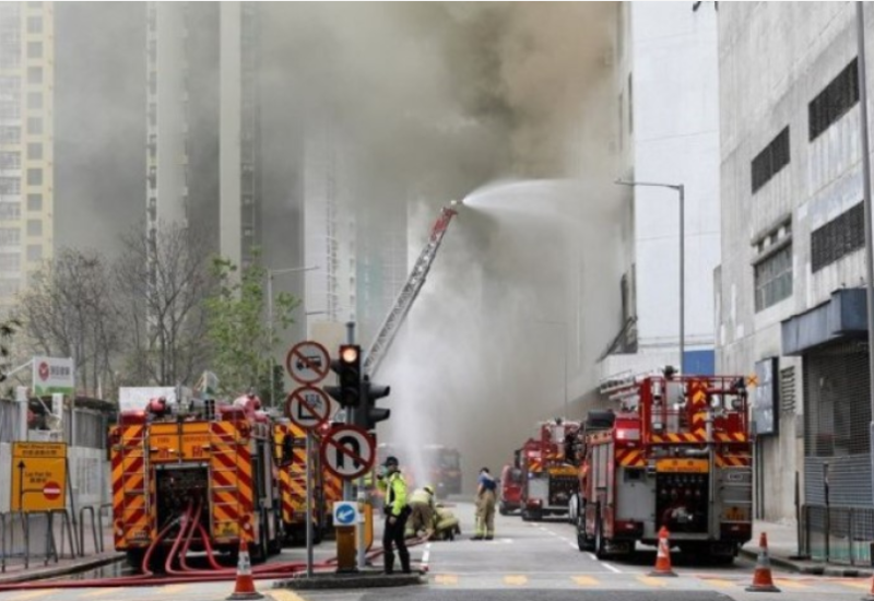 Gori skladište u Hong Kongu: Ekipe na terenu, evakisano 3.400 ljudi