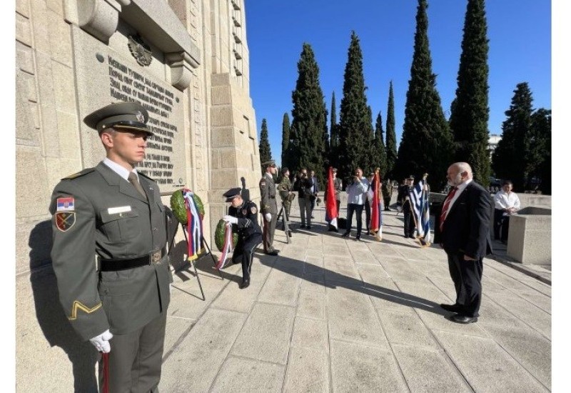Milunović položio vijenac na spomenik na Zejtinliku