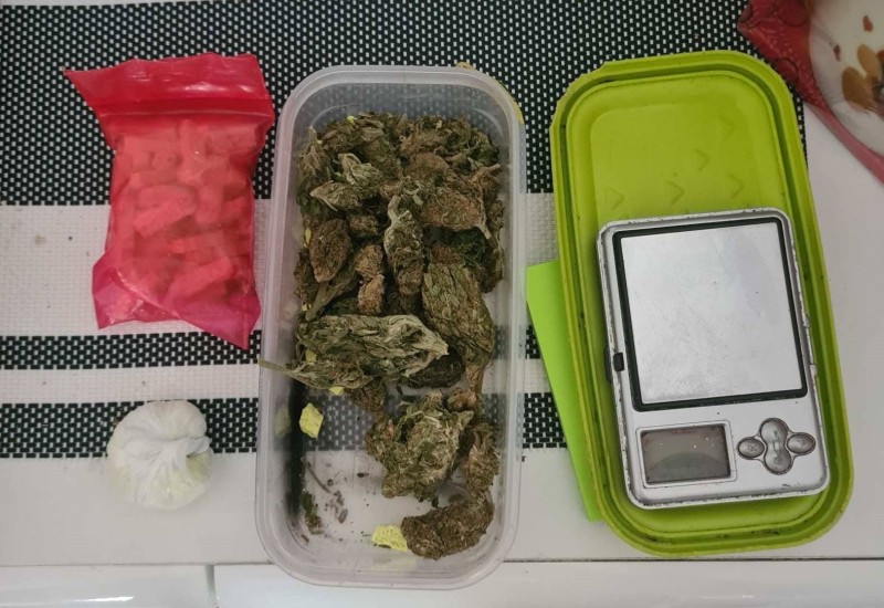 Dobojlija držao drogu u frižideru