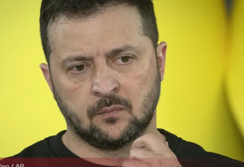 Zelenski majicom digao buru - nazvali ga kretenom