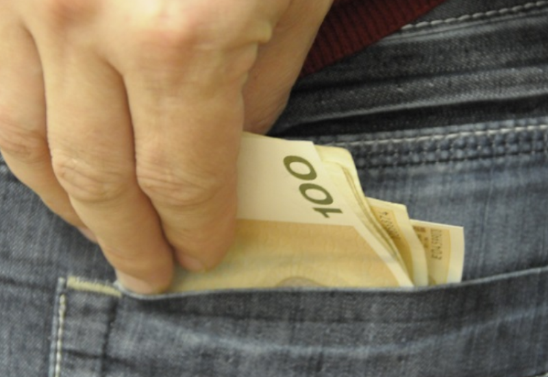 Banjalučanin odbio testiranje na drogu, ponudio 100 KM policajcima pa uhapšen