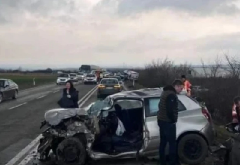 Vozilo hitne pomoći učestvovalo u teškoj nesreći