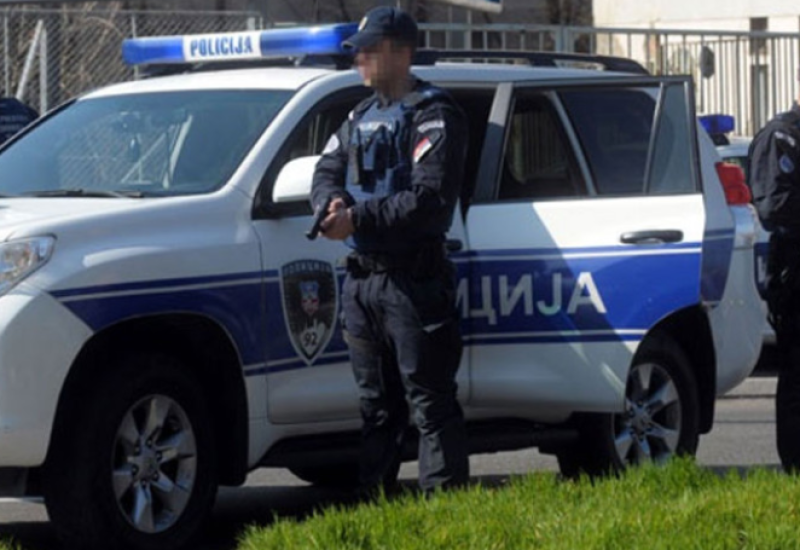 Porodično nasilje u Obrenovcu: Tukao i davio suprugu, a onda nasrnuo i na policajce