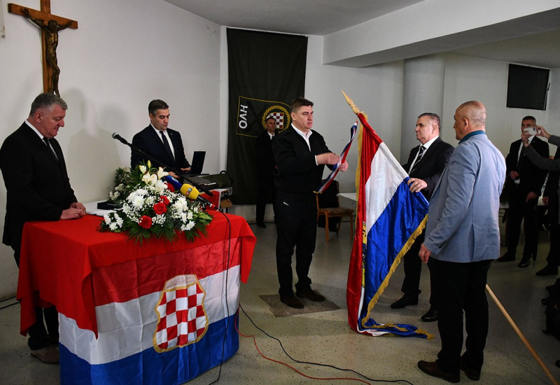 Milanović u Derventi odlikovao pripadnike HVO: "Prst u oko svim srpskim borcima"