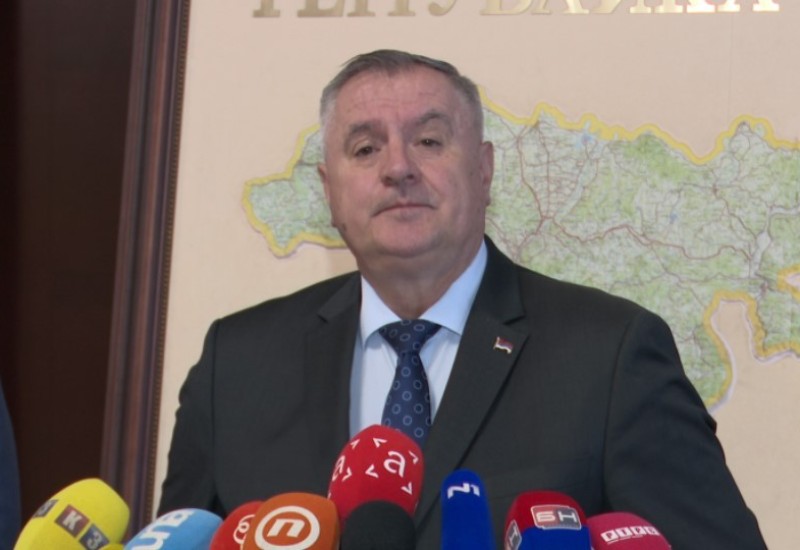 Višković priznao da se krši zakon, pa onda negirao sam sebe