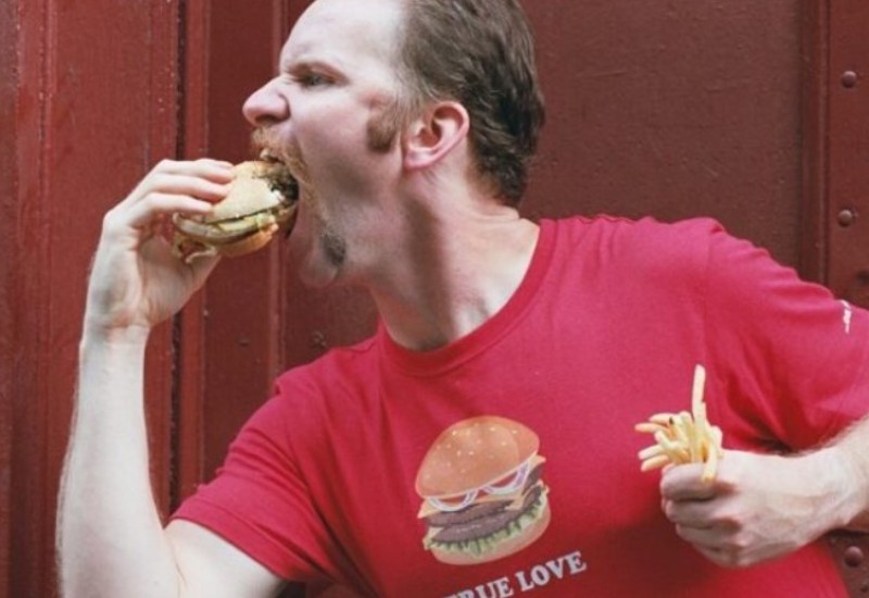 Umro reditelj koji je 30 dana jeo samo hranu iz Mekdonaldsa i o tome snimio film