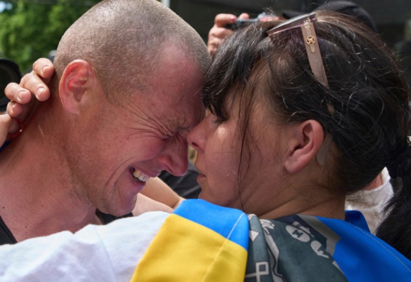 Emotivne scene: Razmjena zarobljenika između Rusije i Ukrajine (FOTO)