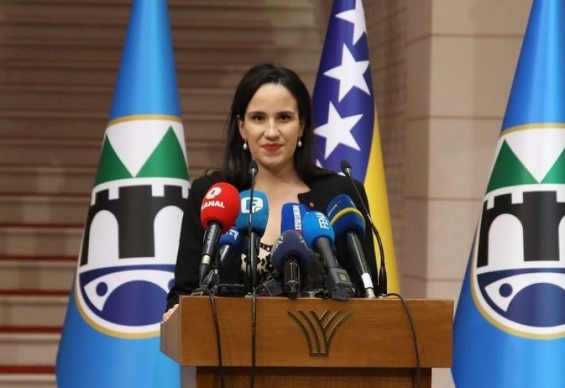 Gradonačelnica Sarajeva hit na Twitteru: "Bendži, ne miješaj se u izbore u drugoj zemlji"