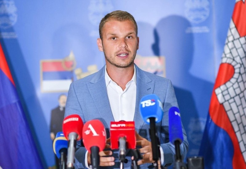 Stanivuković radnicima Gradske uprave dao dva sata pauze da gledaju Srbiju