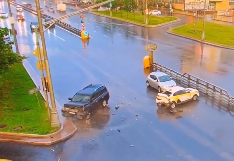 Nesvakidašnja reakcija vozača nakon udesa (Video)