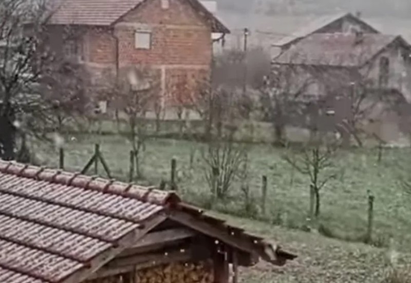 Pao prvi snijeg u Banjaluci (VIDEO)