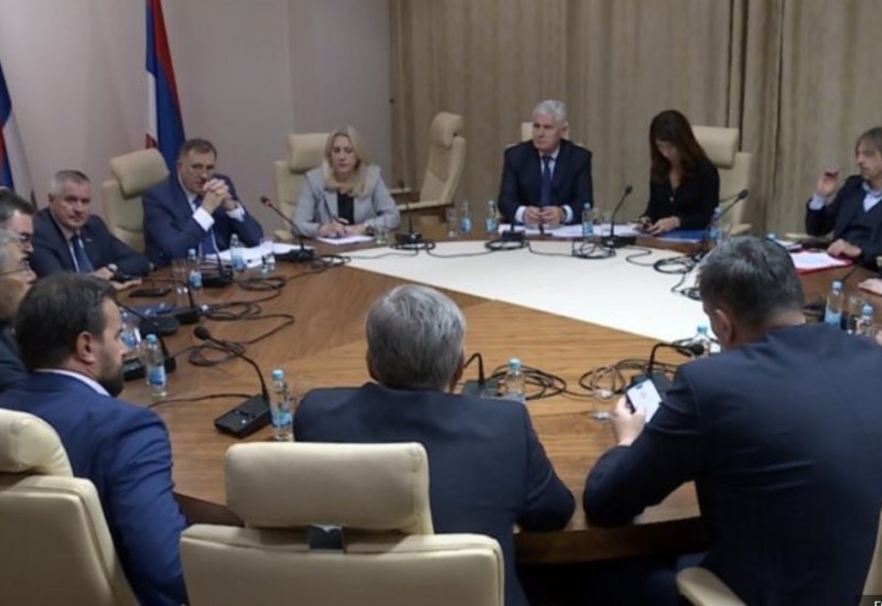 Uvijek “na tankim nogama”: Zašto su politički dogovori u BiH nestabilni?