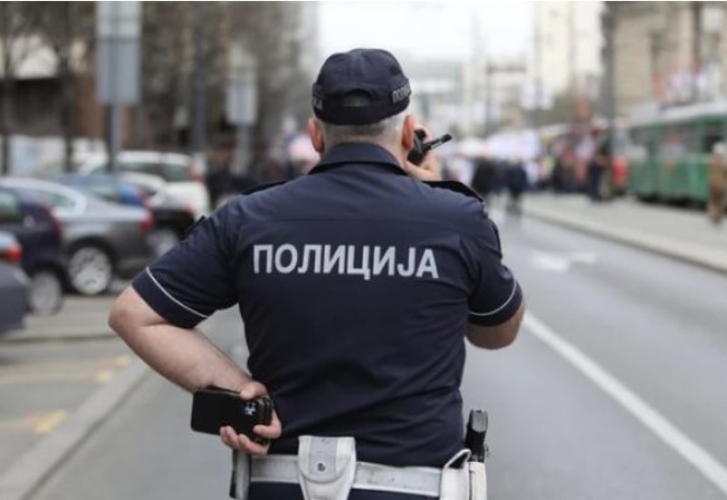 U nesreći povrijeđene dvije bebe: Jedan automobil se isparkiravao, a drugi udario u njega