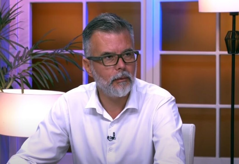 "Narušavaju slobodu kretanja, javnog informisanja i izražavanja srpskog naroda" Priština zabranila ministru Ristiću ULAZAK NA KiM