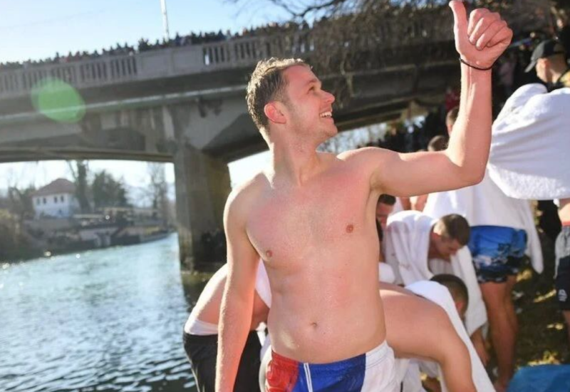 Stanivuković traži civilni rok: Mladi da jedu pasulj i luk, trče po Manjači i postanu jaki