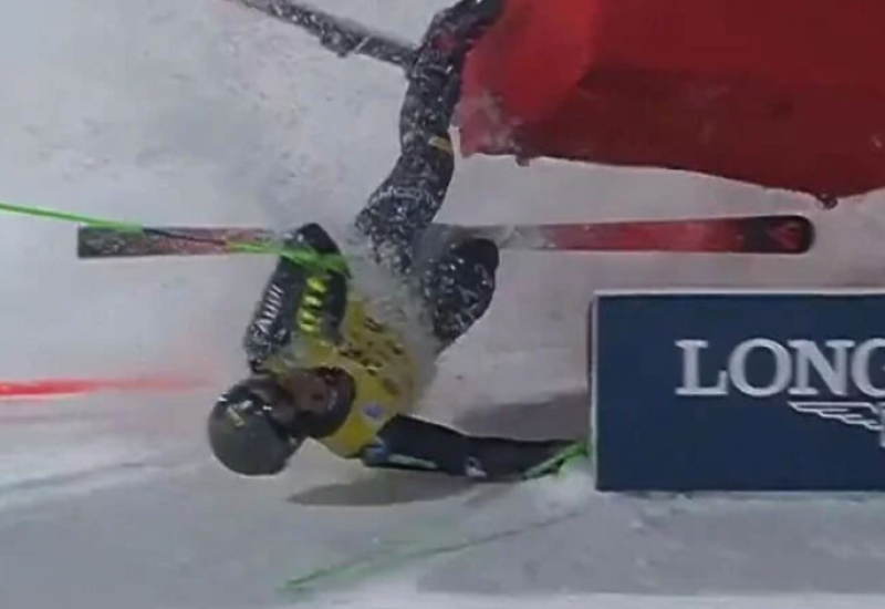 Nezapamćena scena: Skijaš zapeo, naglavačke prošao kroz cilj i preuzeo vođstvo (VIDEO)