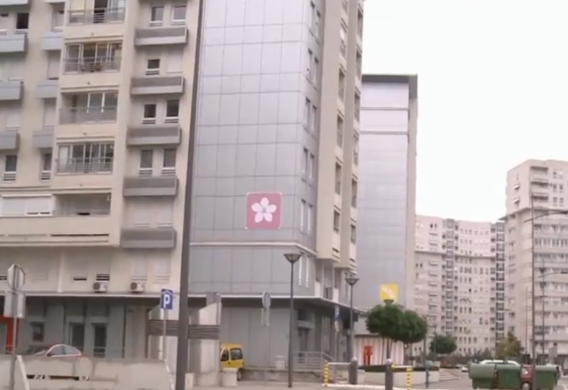 Žena kuvala ručak i znenada preminula, u stanu bilo i četvorogodišnje dijete