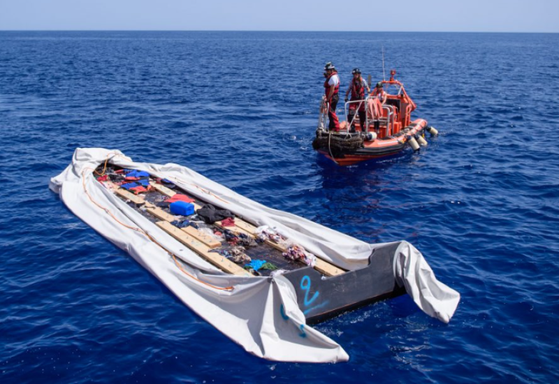 Horor u Italiji: Prevrnuo se brod sa migrantima, pronađeno 30 tijela u moru i na plaži