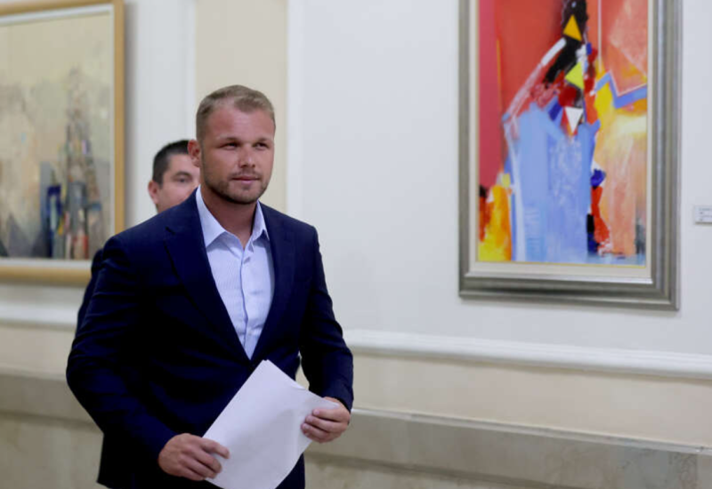 IMA I KUŠAČA Da li Stanivukovića obezbjeđuje 40 osoba