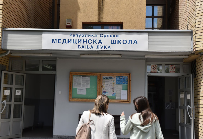 Roditelji optužuju direktora banjalučke Medicinske škole da je sakrio dopis o putovanju