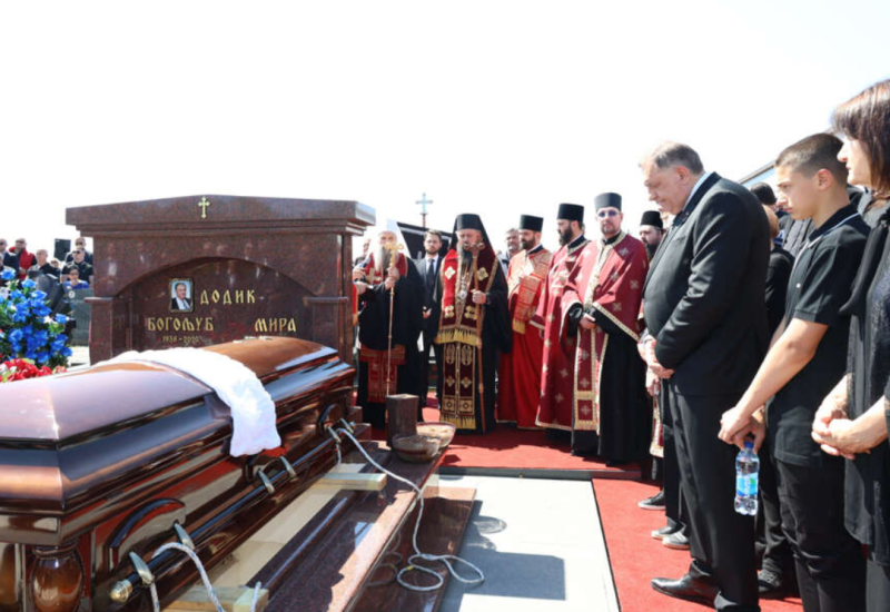SAHRANJENA MIRA DODIK Opijelo služio patrijarh Porfirije, posljednjom ispraćaju prisustvovao i Vučić
