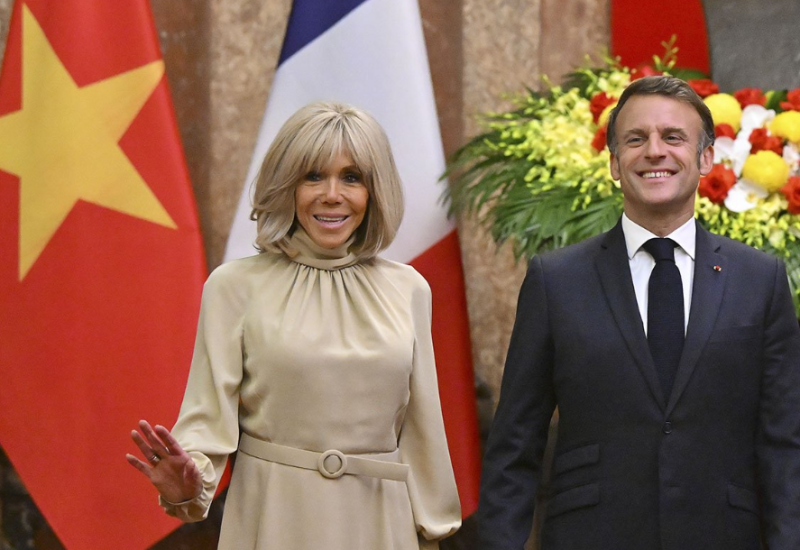 Skandal trese Francusku: Brižit ošamarila Makrona? (VIDEO)