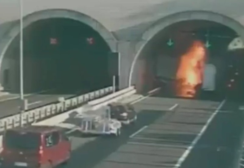 Kamion se zabio u cisternu u tunelu, buknuo požar VIDEO