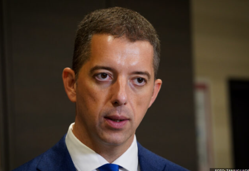 Marko Đurić napadnut na ulici dok je šetao sa maloljetnim kćerkama