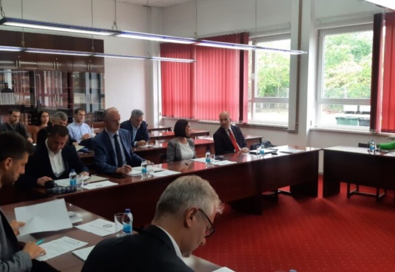 Održan okrugli sto „Političke i pravne posljedice djelovanja visokog predstavnika u Bosni i Hercegovini“