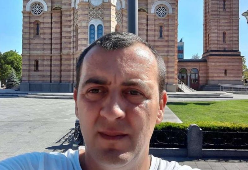 Osuđivani ubica danima maltretirao radnicu kladionice, pištoljem prijetio njoj i djetetu
