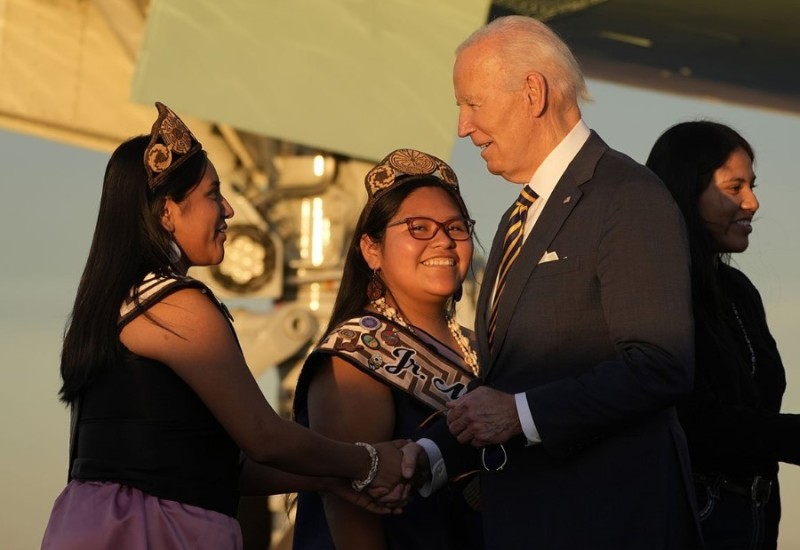 Bajden se izvinio Indijancima: To je grijeh koji nosimo na duši