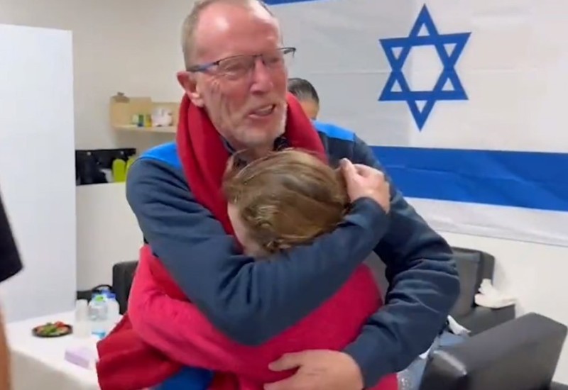 Majka joj je umrla od raka, oteo ju je Hamas: Pogledajte trenutak kada je vraćena ocu (VIDEO)