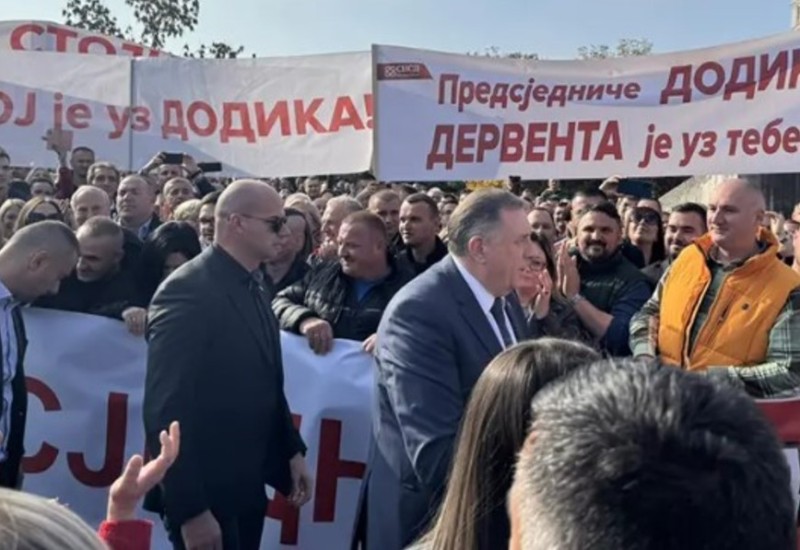 Odgođeno ročište predsjedniku Dodiku i Lukiću: Određen novi datum