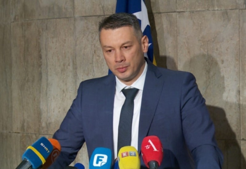 Nešić o tri prsta: Nemam namjeru da se izvinjavam što sam Srbin