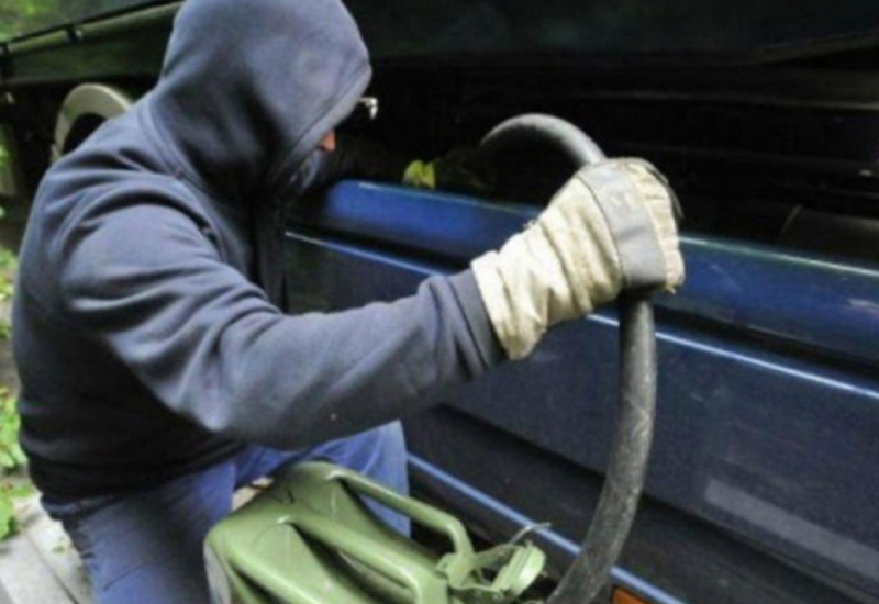 Prijedorčani zatečeni u krađi goriva iz kamiona