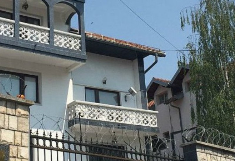 “IDIOTIČNA PREDSTAVA”: Ambasada Rusije o premijeri “Idiota” u Narodnom pozorištu Sarajevo