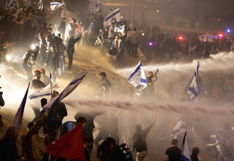 Haos u Izraelu, na ulicama stotine hiljada ljudi