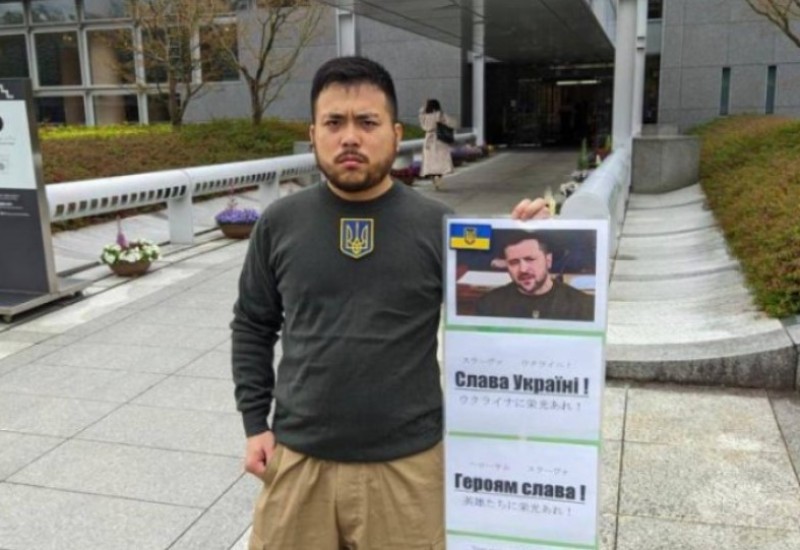 Privukao najviše pažnje: Student na dodjelu diploma došao kao Zelenski FOTO