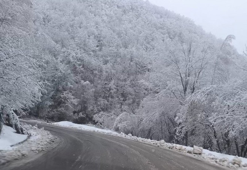 Putevi prohodni, snijeg pada na području Banjaluke, Prijedora, Kostajnice i Doboja