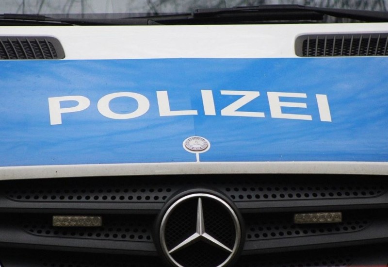 Bh. beskućnik sa maloljetnicima obijao automobile po Kelnu