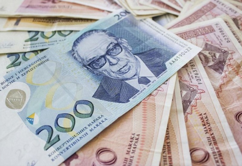 Bibliotekarka u Vlasenici u knjizi pronašla 900 KM